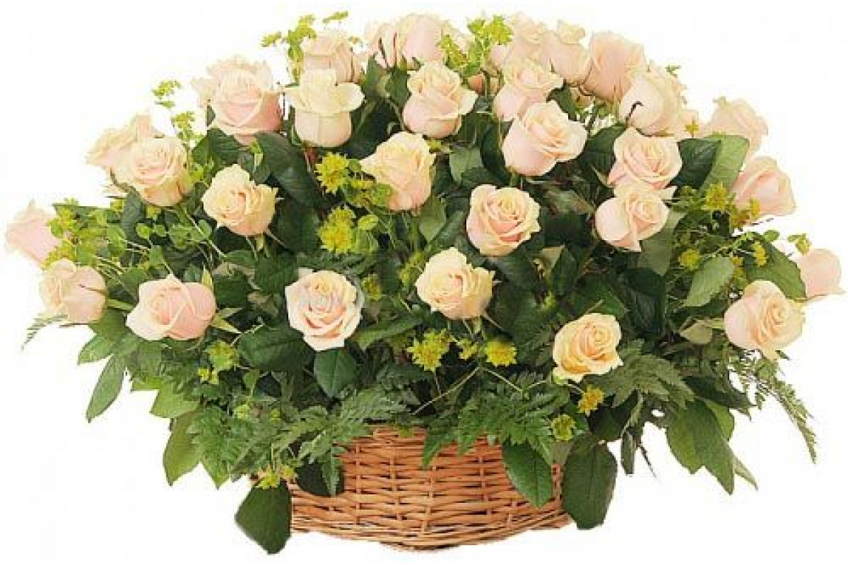 Корзина роз с днем рождения. Корзина с цветами. Красивые букеты в корзинках. Корзина роз.