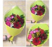 Bright mix bouquet in a stylish package!